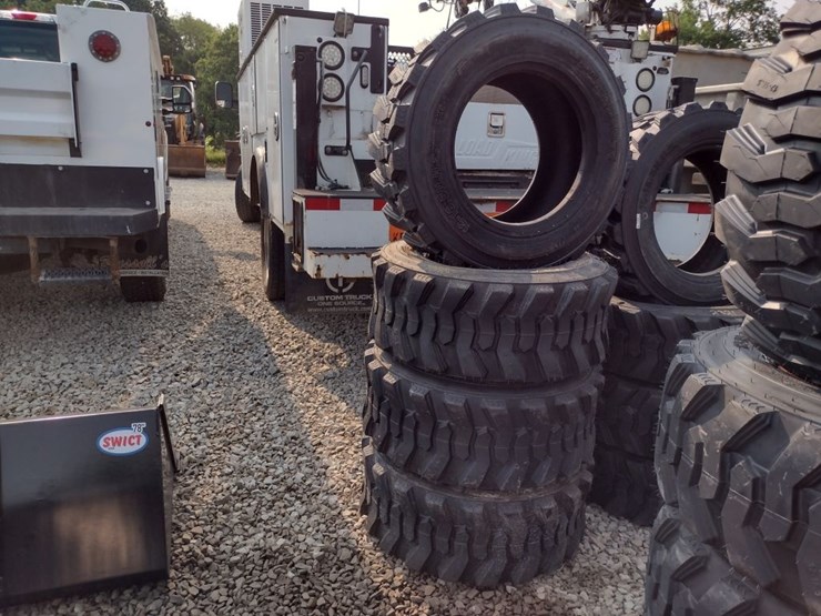 (4)-12-16.5-tires-(qea-2320)-image-1