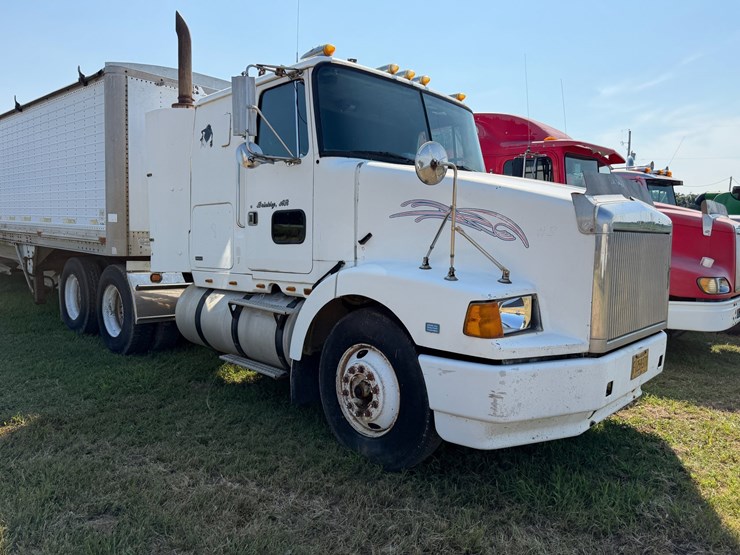 #52620-•-1990-whitegmc-wia-areo-series-sleeper-t/a-truck-tractor-4v1wdbjf3ln629984-inv#52620-image-2