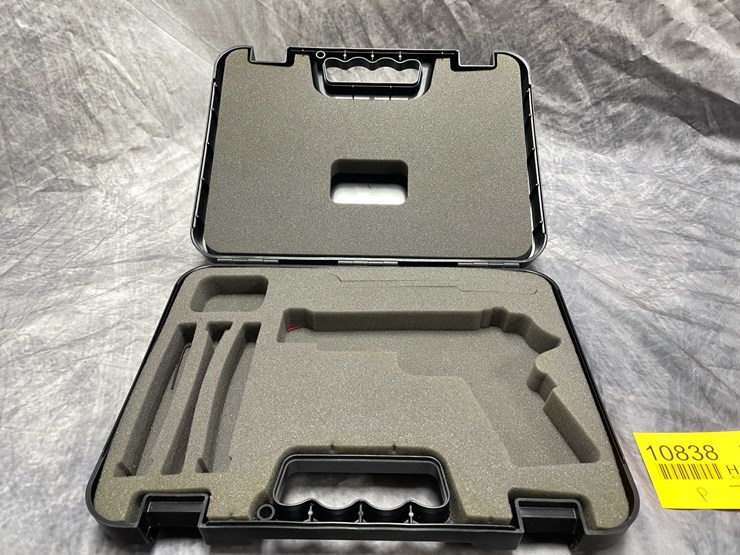 #10838-•-taurus-molded-hard-pistol-case-image-3