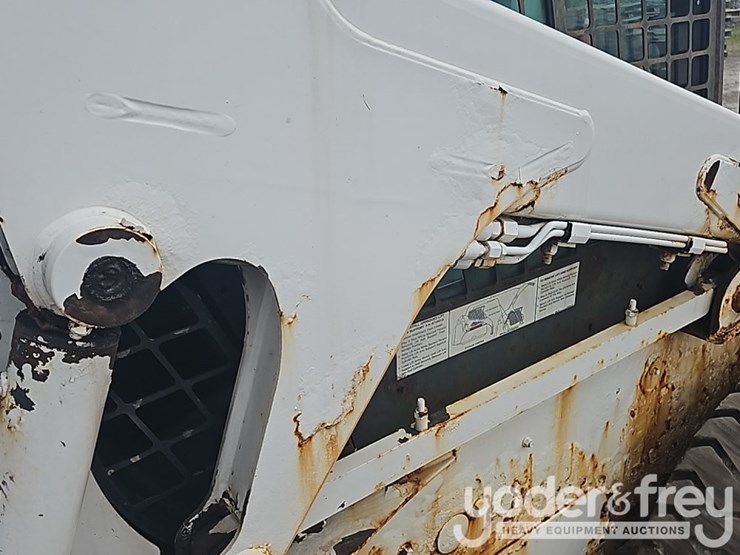 2011-bobcat-s185-image-34