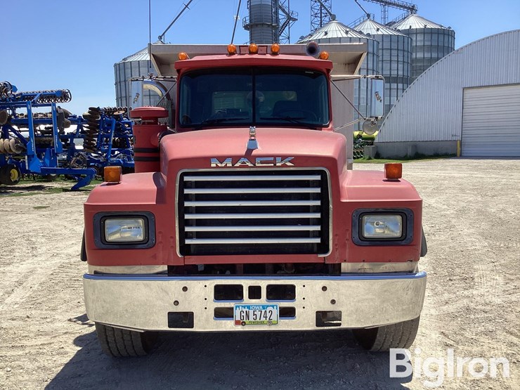1992-mack-rd690s-image-2