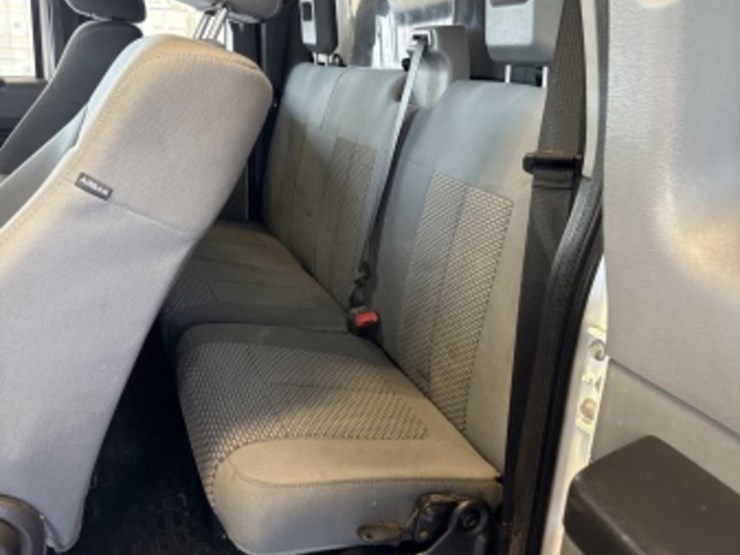 2015-ford-f550-image-32