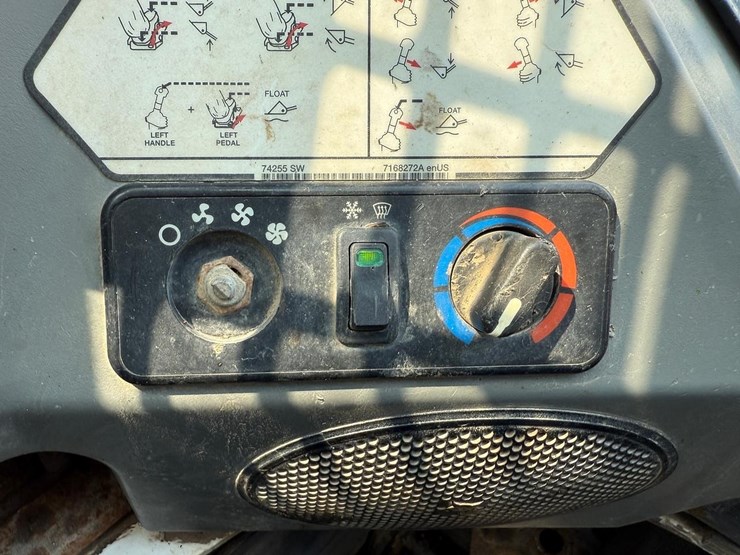 2020-bobcat-s740-image-27