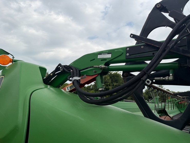 2015-john-deere-630d-image-48