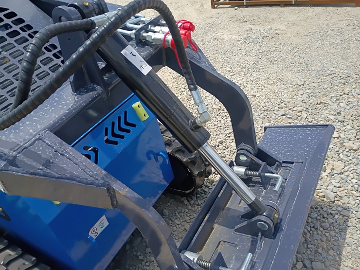 #l63-010-•-2026-zjg-380-mini-skid-steer-image-23