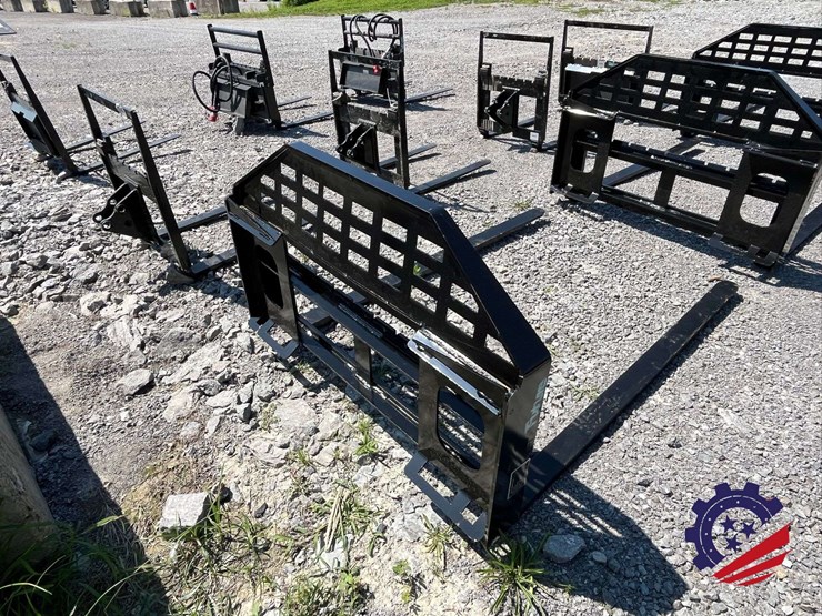 unused-2026-future-ft-dhc-skid-steer-forks---[skid-steer-attachments]-attachment-image-5