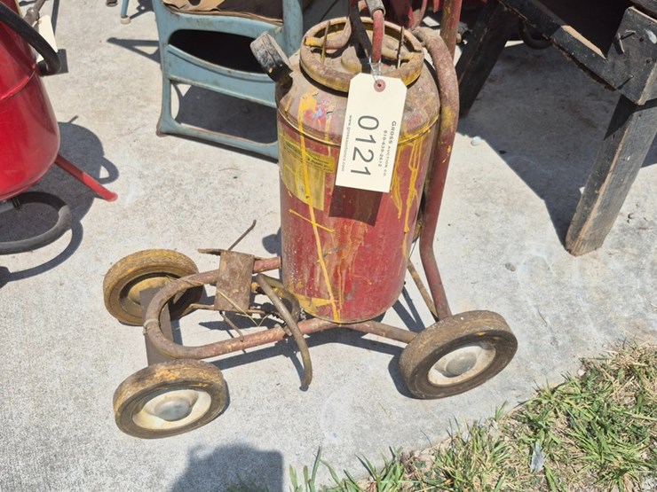 #121-•-paint-line-sprayer-image-1