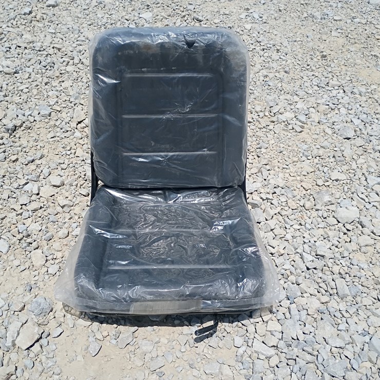 #L63-024 • Mini Equipment Seat