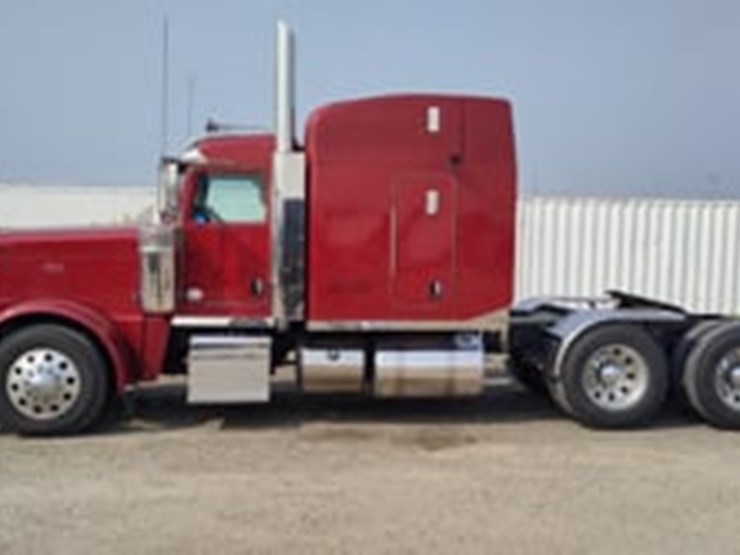 2018-peterbilt-389-image-5
