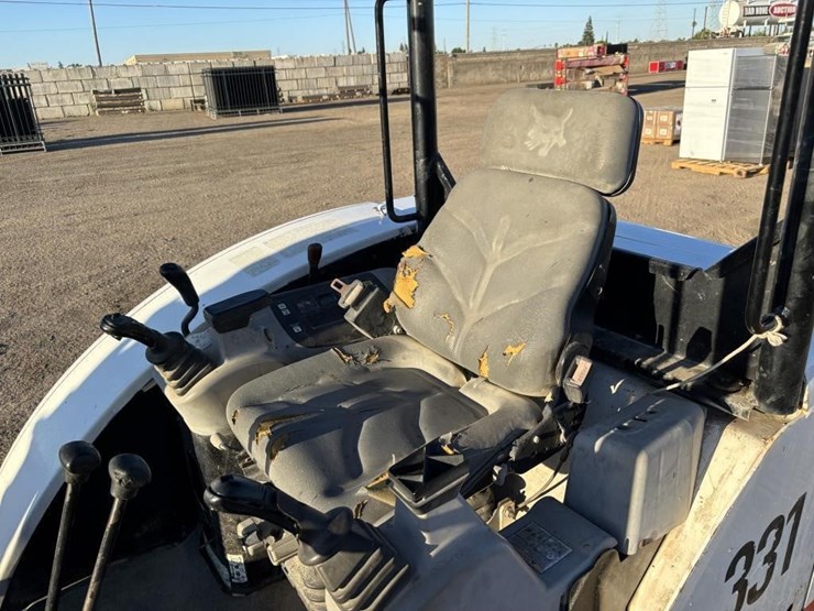 2004-bobcat-331g-image-25