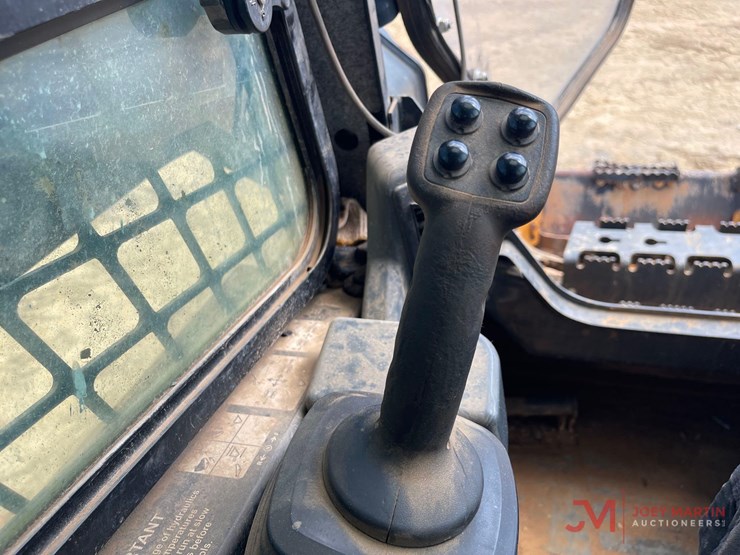 2020-deere-331g-image-19