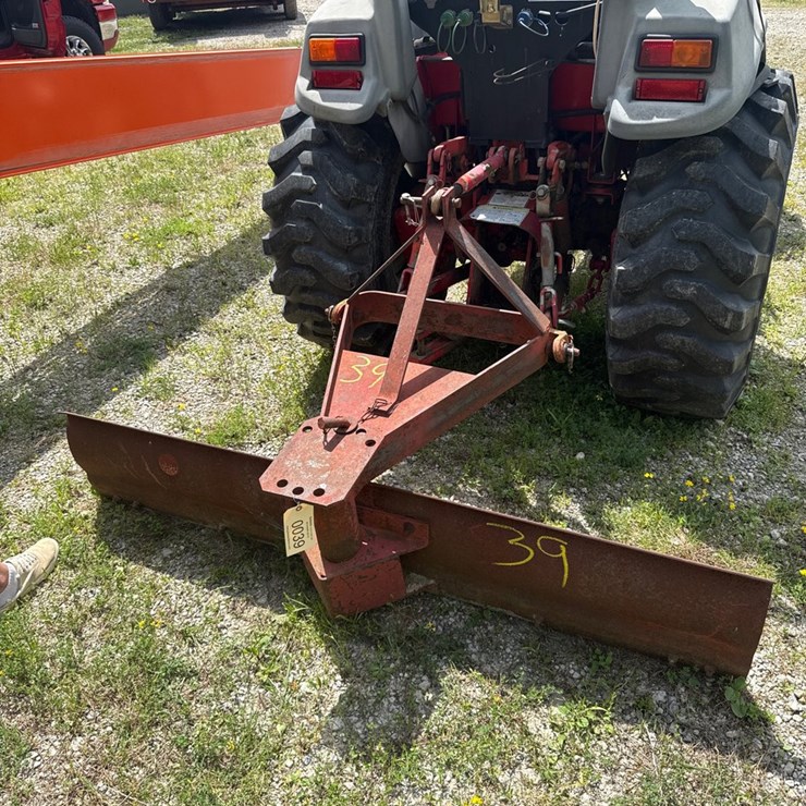 #39 • Three-point 6 foot blade