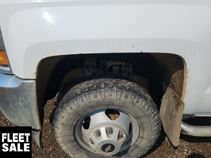 2015-chevrolet-silverado-3500hd-image-36