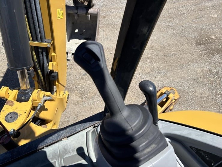 2007-caterpillar-420e-image-50