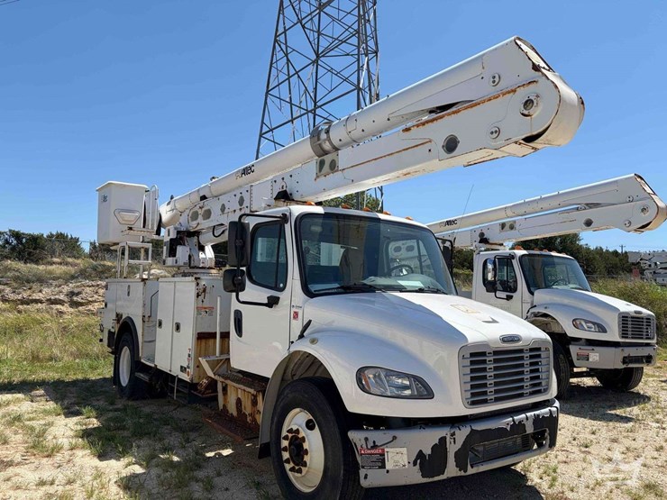 2017-freightliner-m2-106-image-4