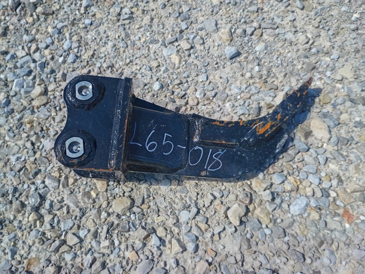 #l65-018-•-ireas-ripper-mini-excavator-attachment-image-1