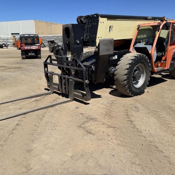 2015 JLG 1255