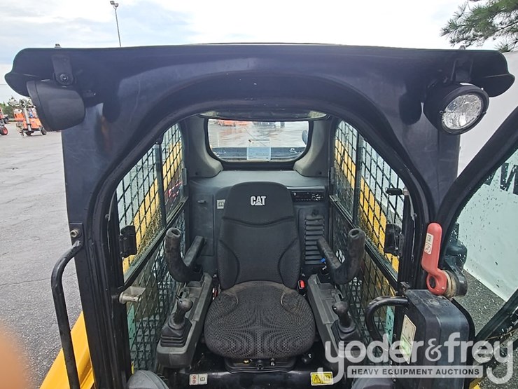 2023-caterpillar-279d3-image-25