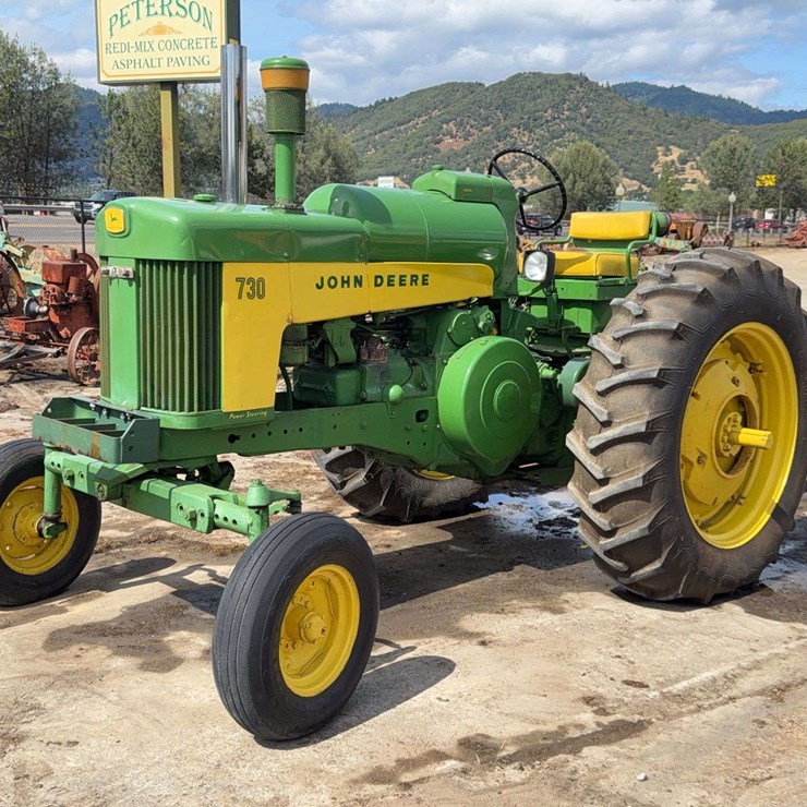 JOHN DEERE 730