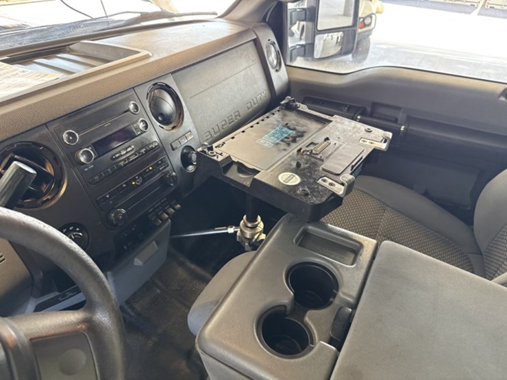 2015-ford-f550-image-26