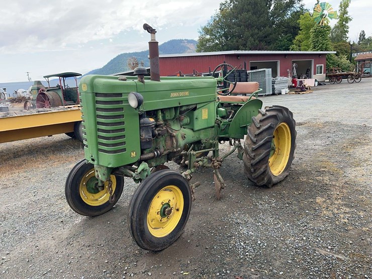 1951-john-deere-m-image-1