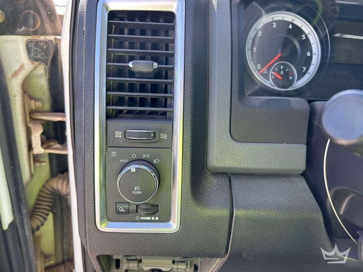 2014-dodge-2500-image-16