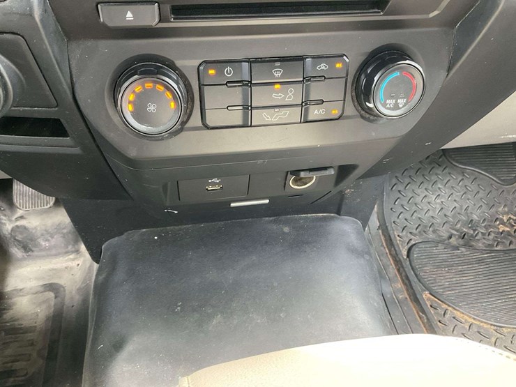 2018-ford-f150-image-16