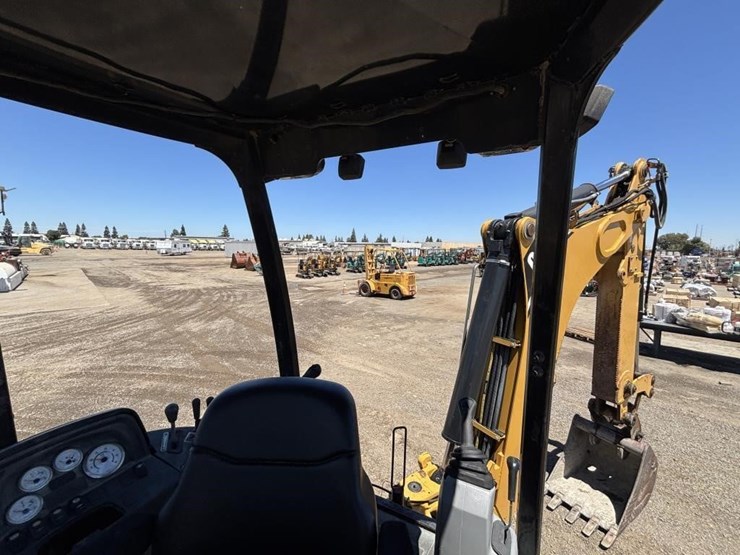 2007-caterpillar-420e-image-55