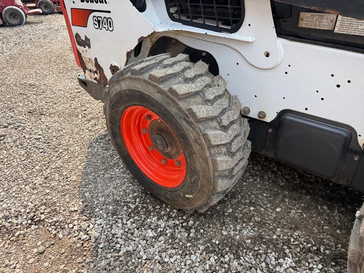 2020-bobcat-s740-image-13