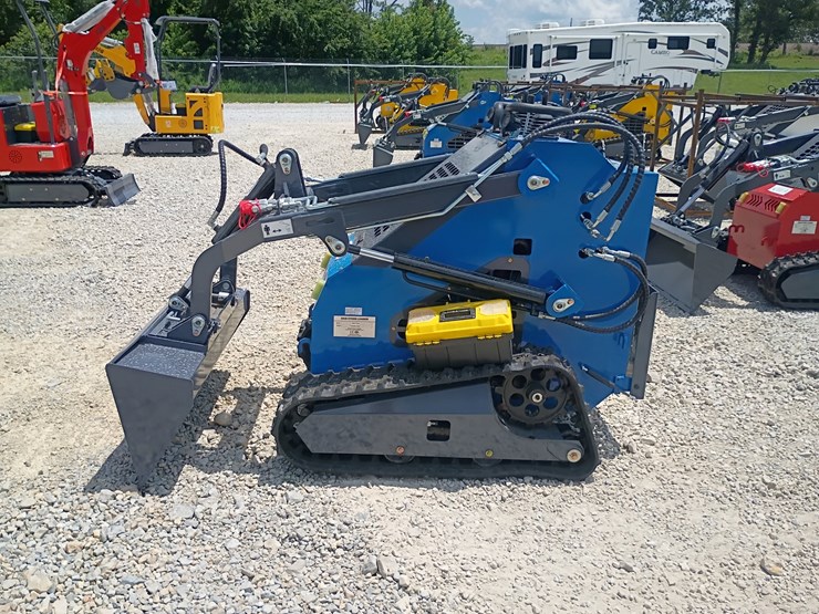 #l63-010-•-2026-zjg-380-mini-skid-steer-image-1