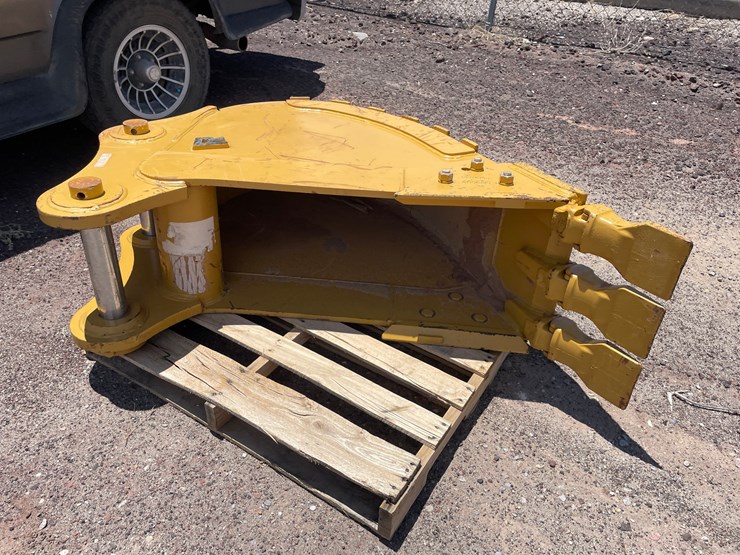 #2204-•-excavator-bucket-image-2