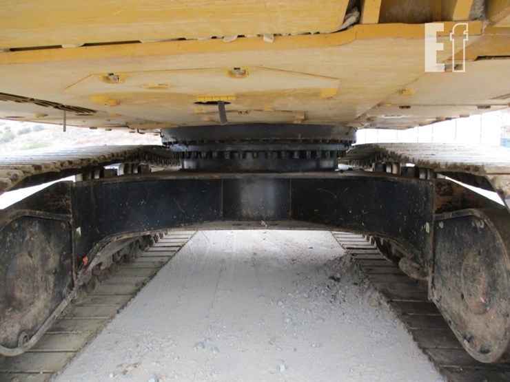 2015-caterpillar-336fl-image-24