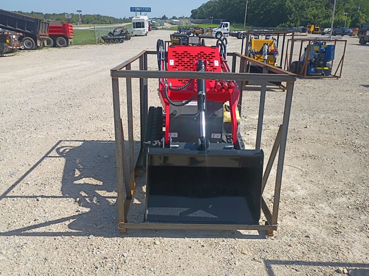 #l66-013-•-2026-agt-ysrt14-mini-skidsteer-image-3