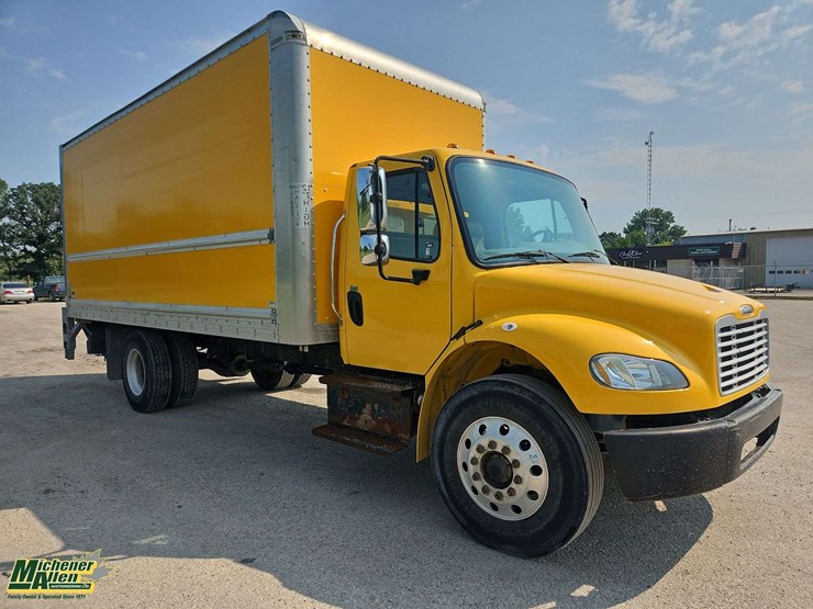2015-freightliner-m2-106-image-2