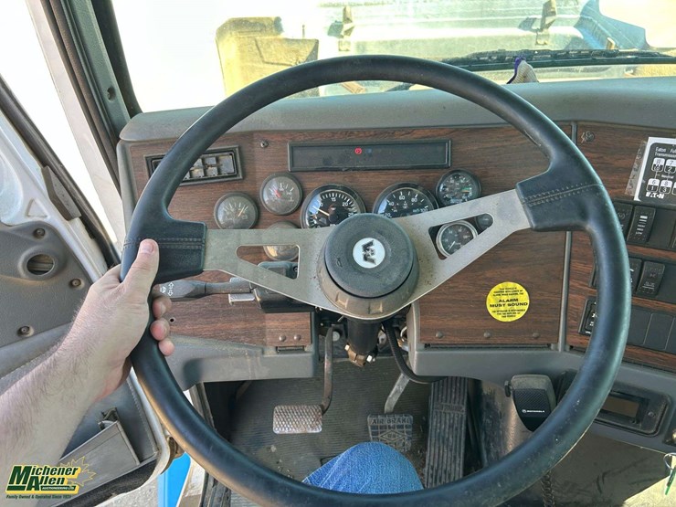 1998-western-star-4800-image-4