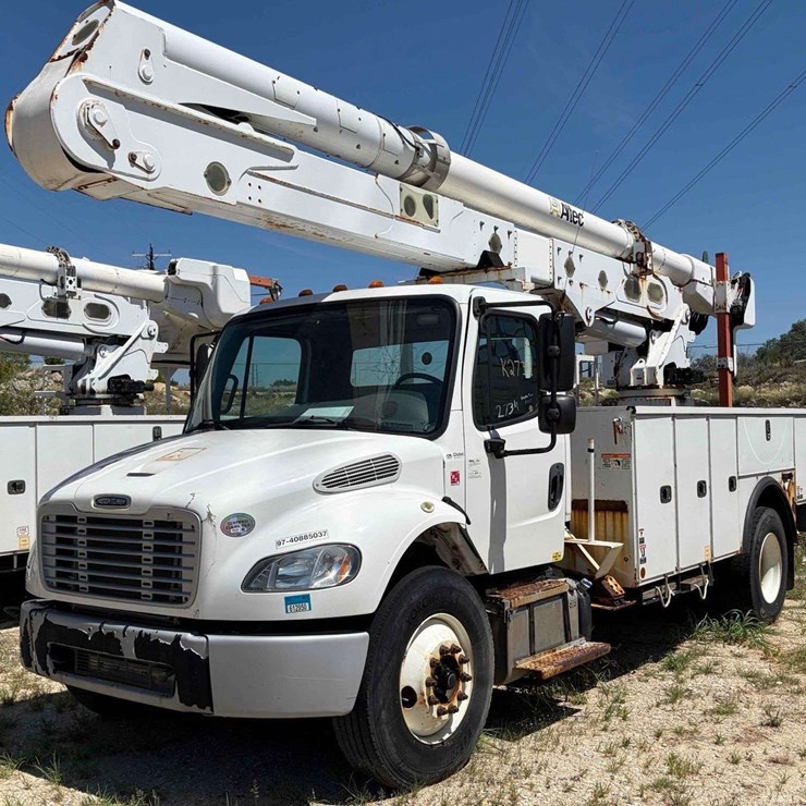 2017 FREIGHTLINER M2 106