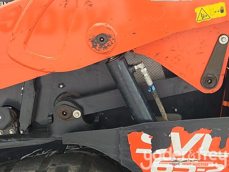 2024-kubota-svl65-2-image-18