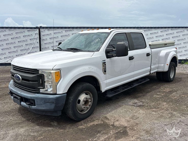 2017-ford-f350-image-1