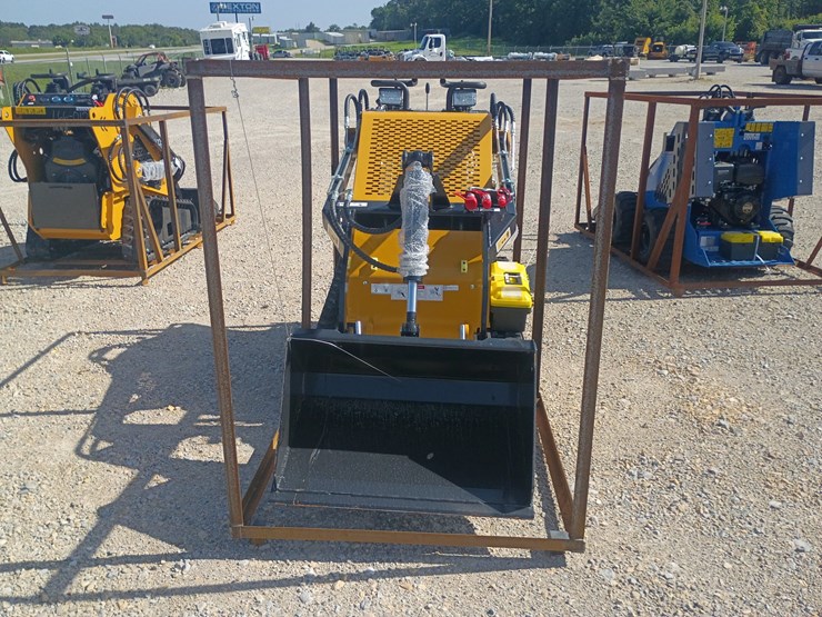 #l66-011-•-2026-agt-mx-crt23-mini-skid-steer-image-7