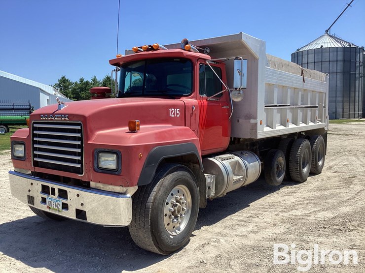 1992-mack-rd690s-image-1