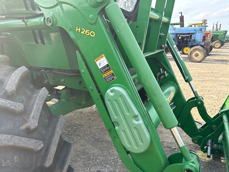 john-deere-6125m-image-36