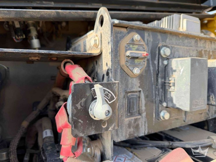 2020-deere-700k-xlt-image-42