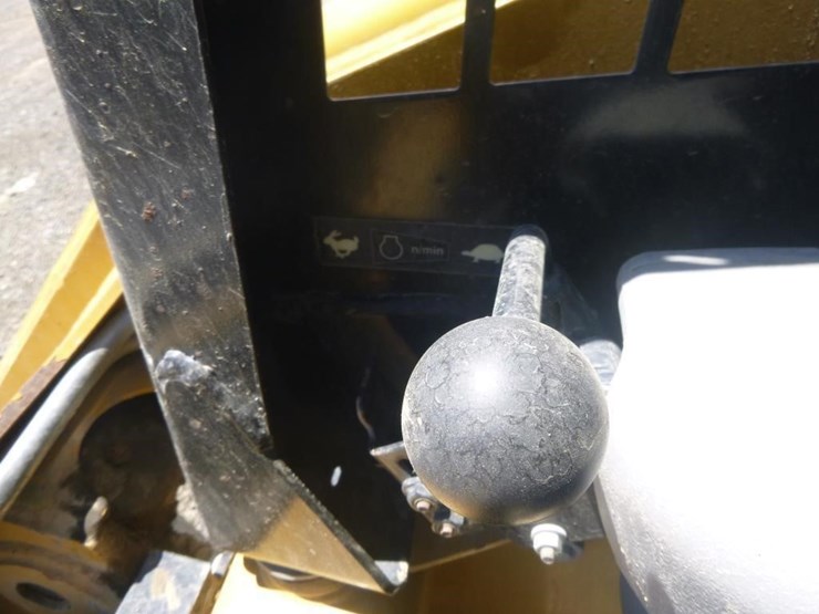 2012-caterpillar-226b3-image-22
