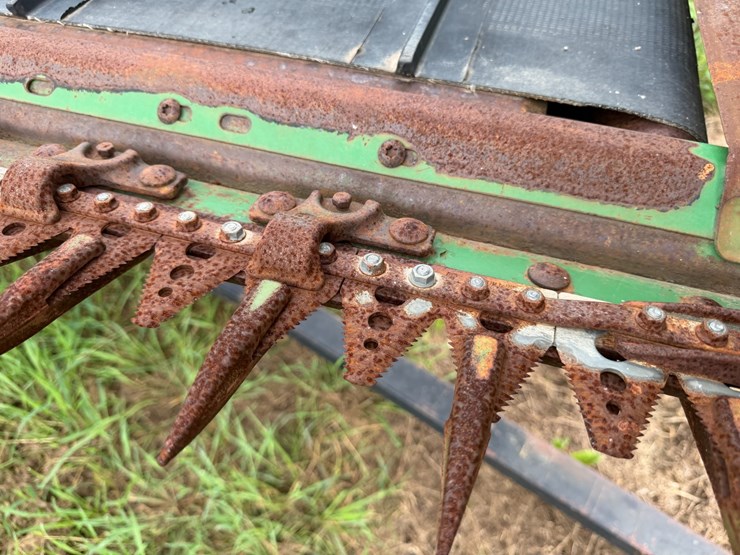 2015-john-deere-630d-image-33