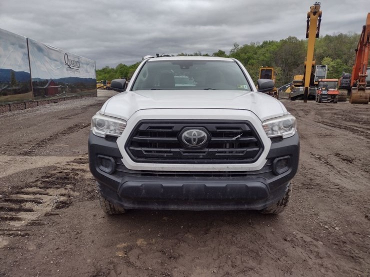 18-toyota-truck^title^-(qea-4649)-image-2