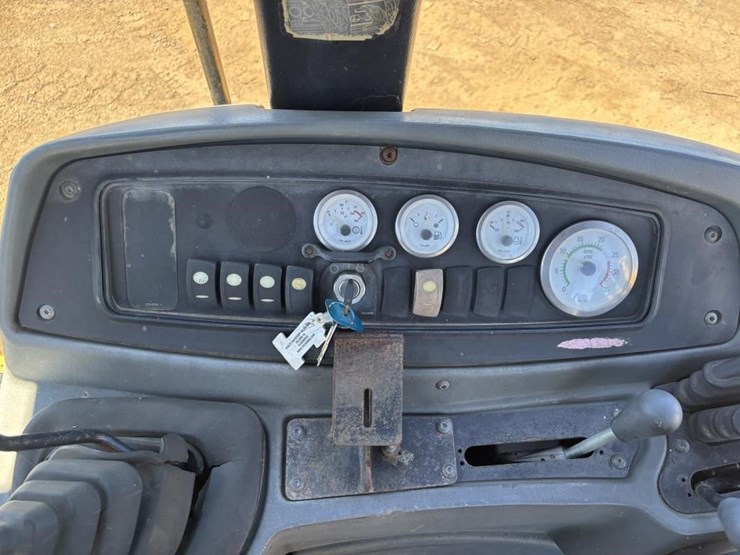 caterpillar-420d-image-42