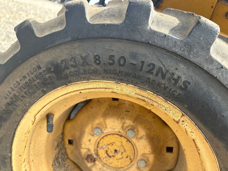 new-holland-l250-image-6
