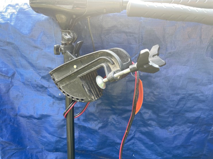 #6138-•-(2)-minn-kota-trolling-motors-image-8