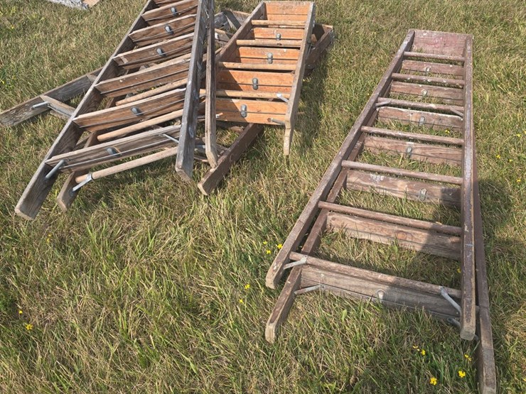 #182-•-x5-wood-ladders-image-1