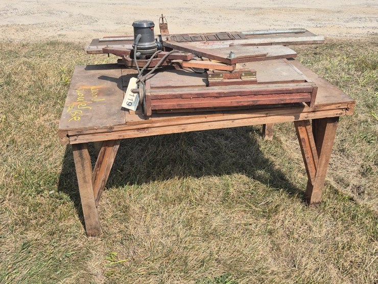 #119-•-wood-routing-table-image-3